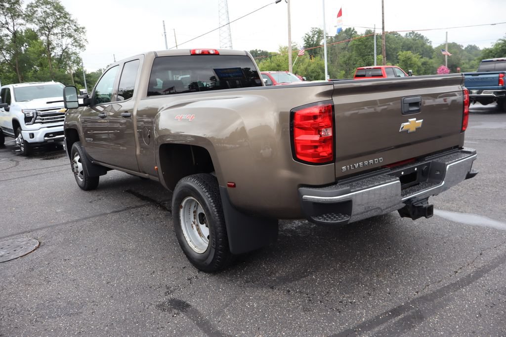 Used 2015 Chevrolet Silverado 3500 W/T AWD/4WD image 3