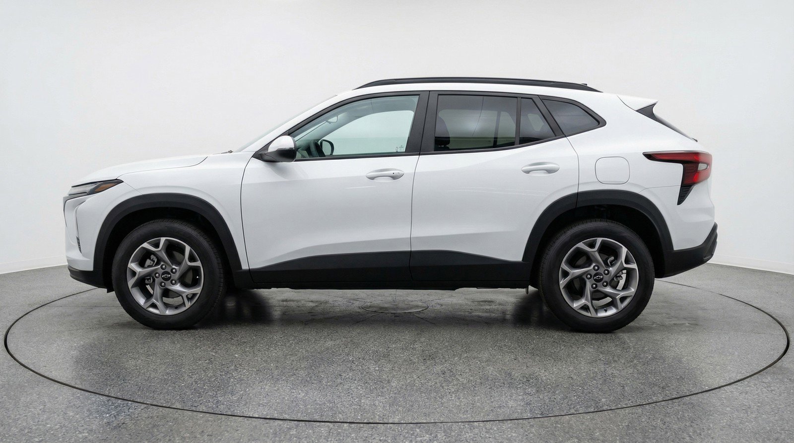 Used 2025 Chevrolet Trax LT w/ LT Convenience Package FWD image 5