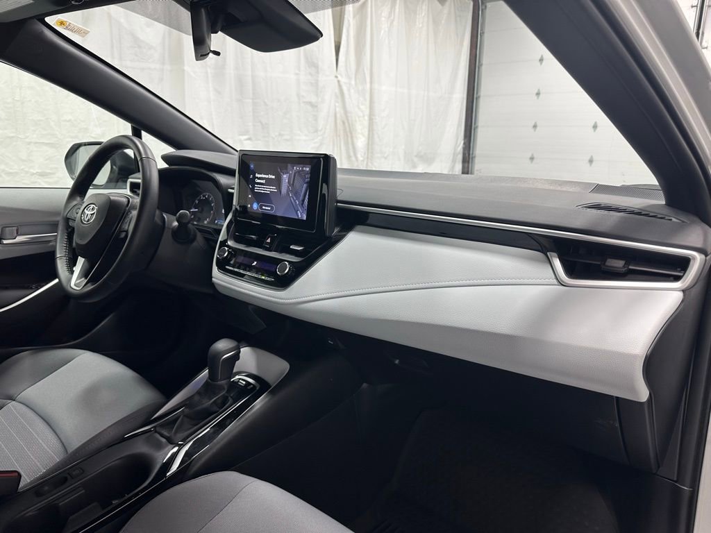 Used 2025 Toyota Corolla SE image 59