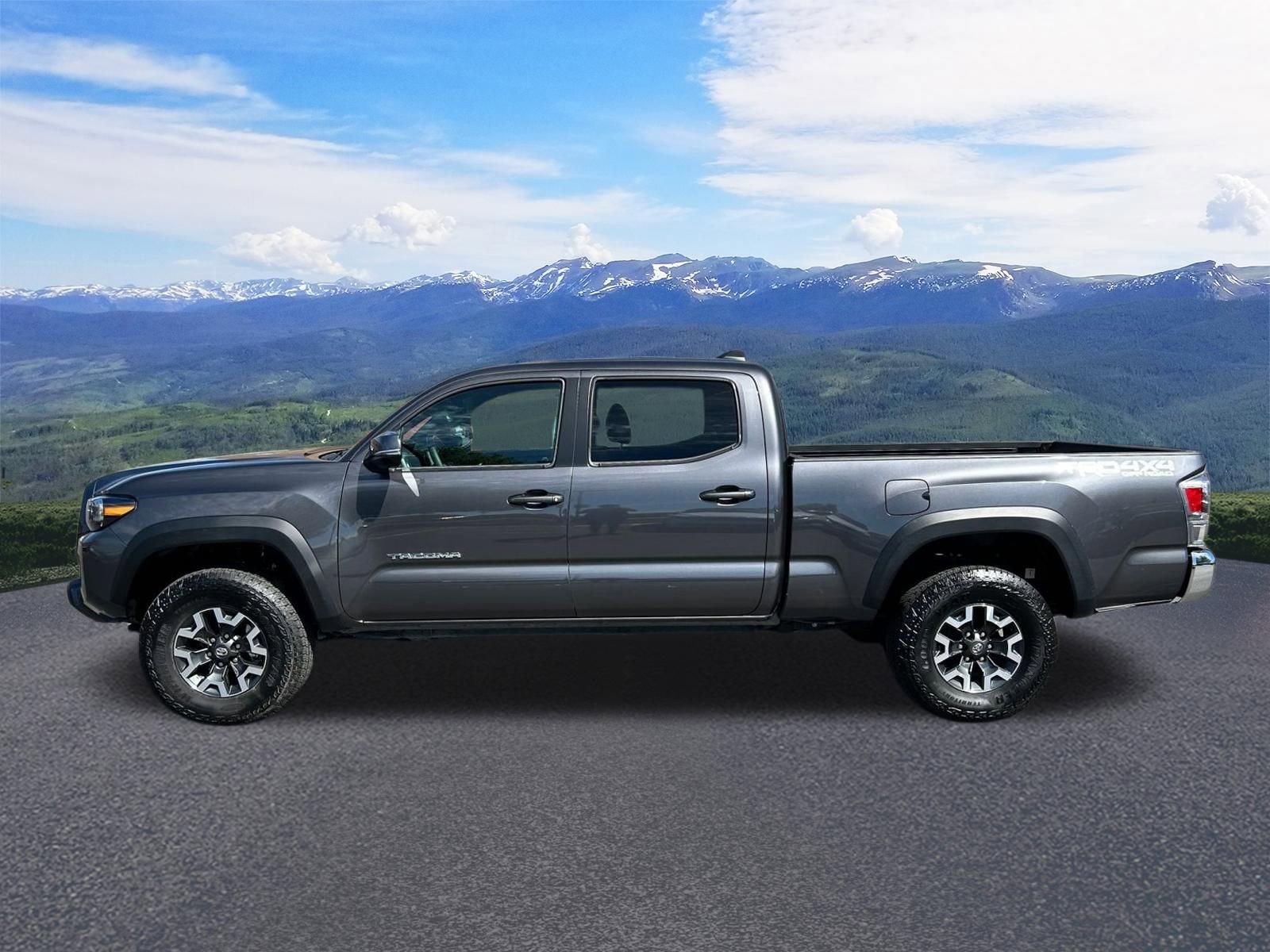 Used 2023 Toyota Tacoma TRD Off-Road image 2