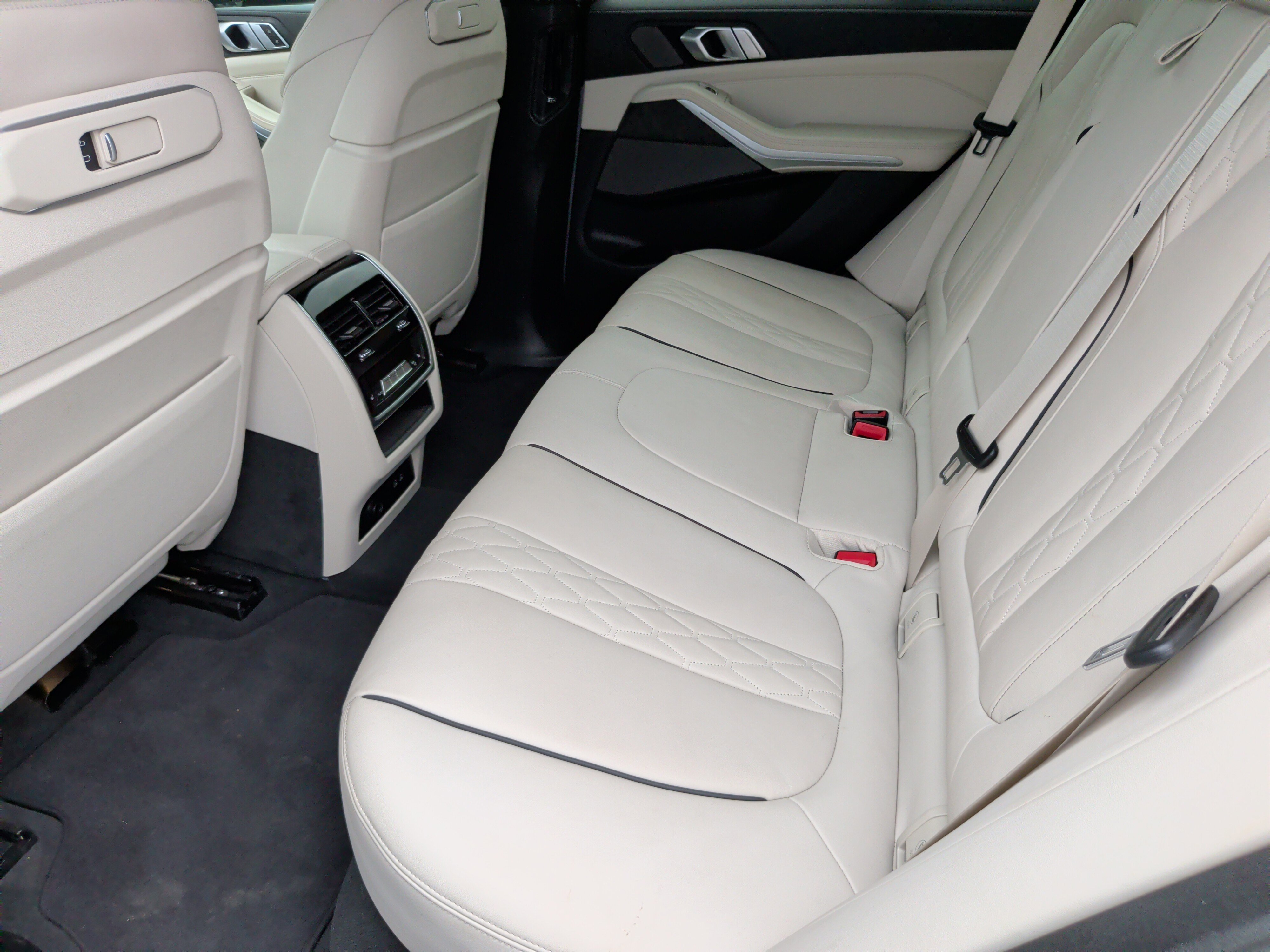 Certified 2024 BMW X5 xDrive40i w/ M Sport Package AWD/4WD image 39