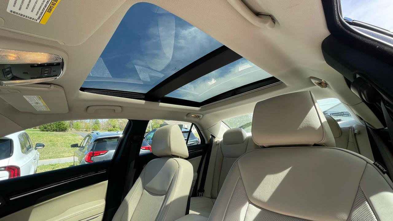 Used 2015 Chrysler 300 C w/ Light Group image 20