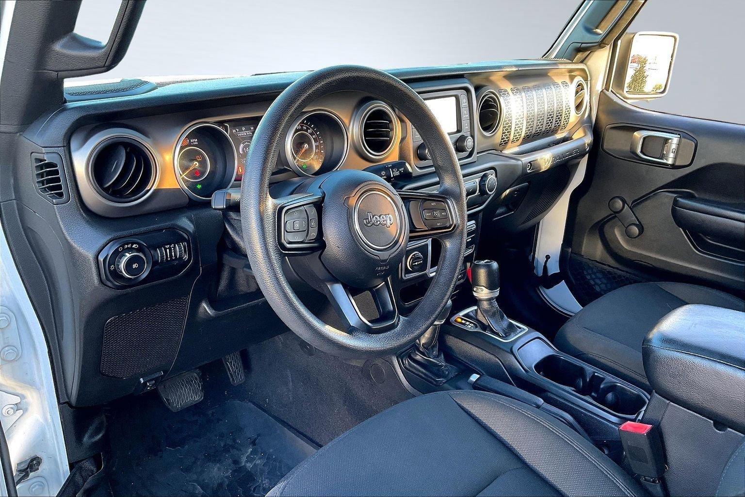 Used 2018 Jeep Wrangler Unlimited Sport image 12