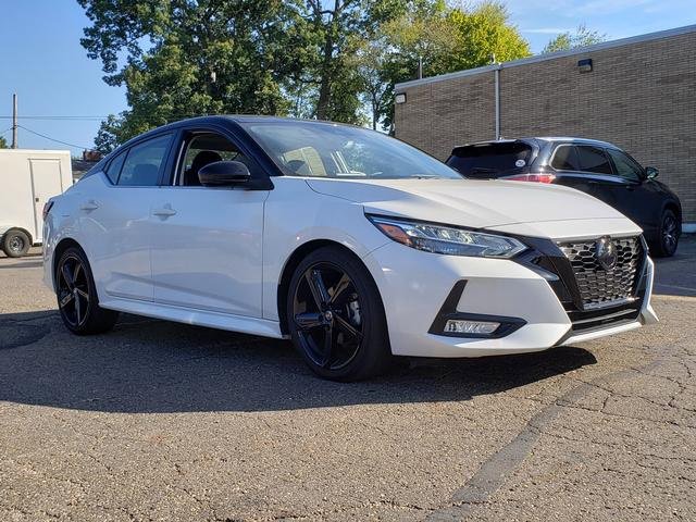 Used 2022 Nissan Sentra SR w/ Midnight Edition image 9