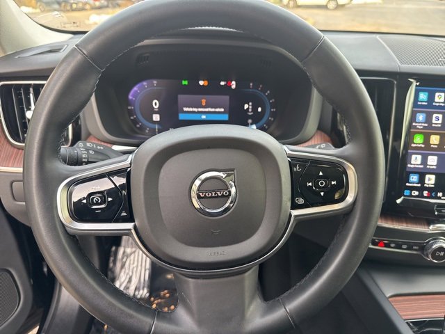 Used 2024 Volvo XC60 B5 Plus image 17