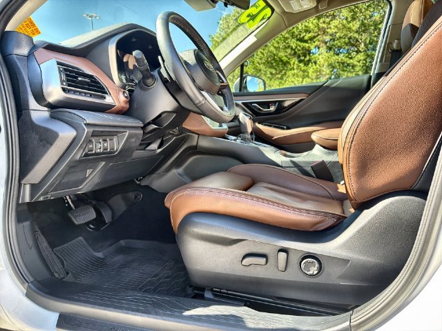 Used 2025 Subaru Outback Touring XT AWD/4WD image 12