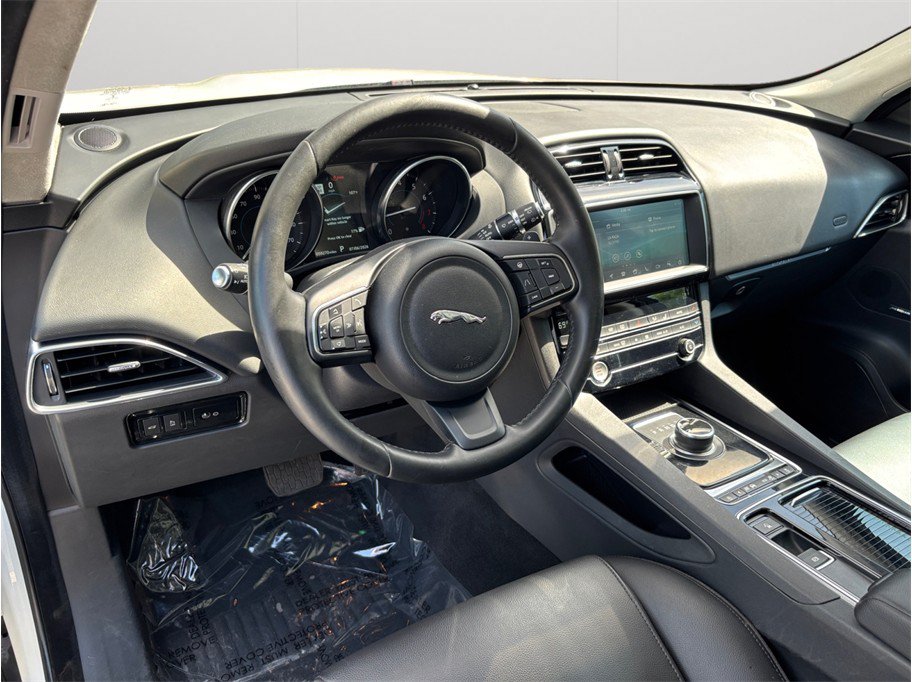 Used 2020 Jaguar F-PACE Premium AWD/4WD image 6