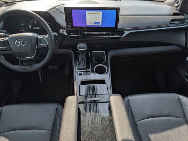 Used 2025 Toyota Sienna XSE w/ XSE Plus Package AWD/4WD image 11