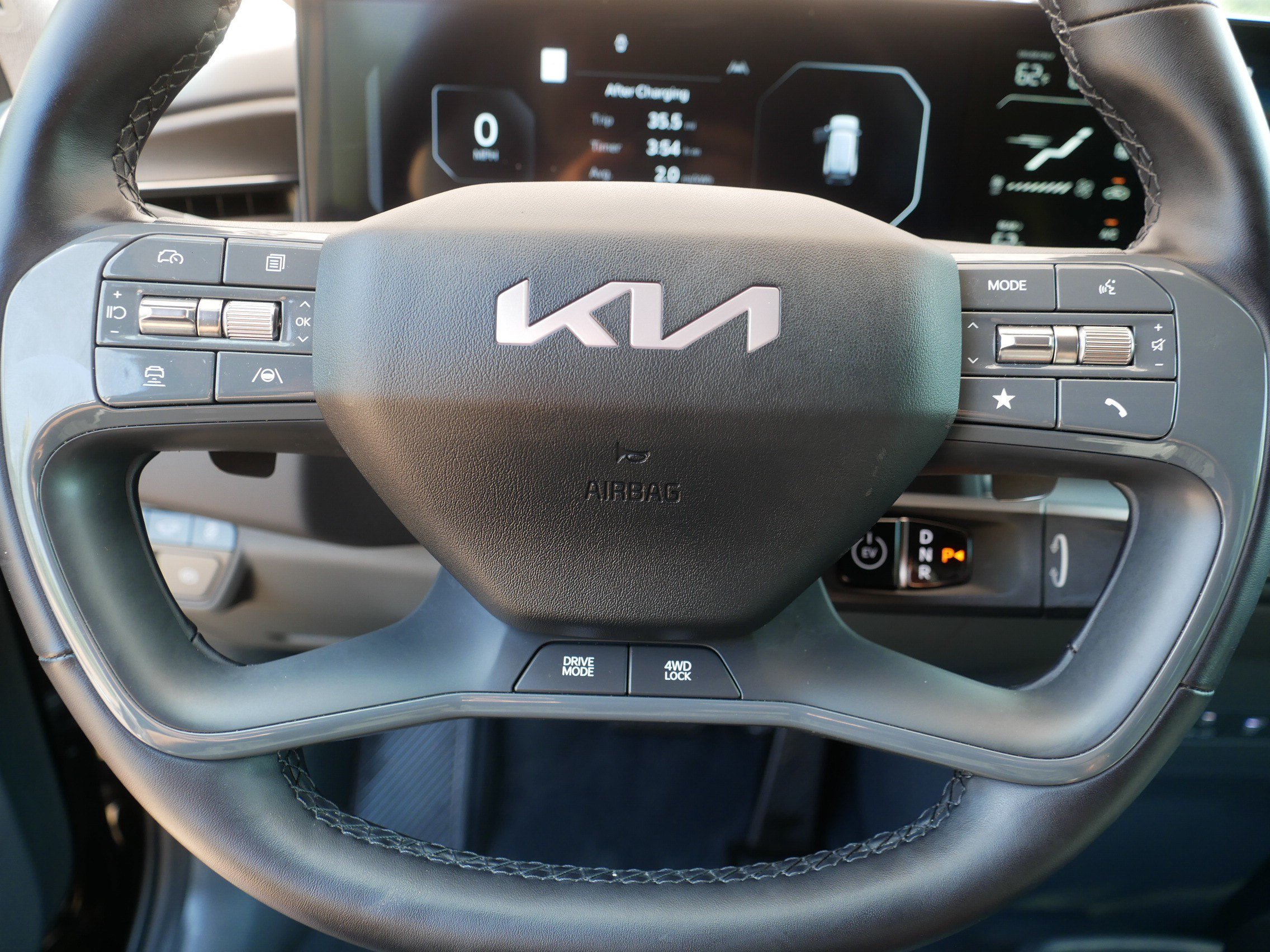 Used 2024 Kia EV9 Land AWD/4WD image 25