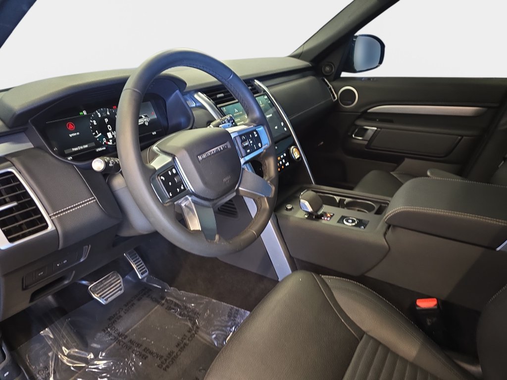 Certified 2024 Land Rover Discovery Dynamic SE AWD/4WD image 20