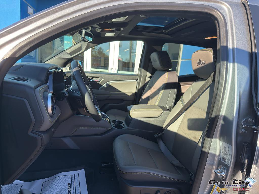 Used 2024 Chevrolet Colorado ZR2 w/ ZR2 Bison Edition image 15