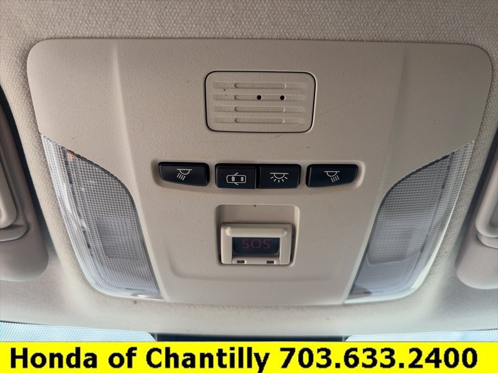 Used 2020 Toyota Corolla LE FWD image 18