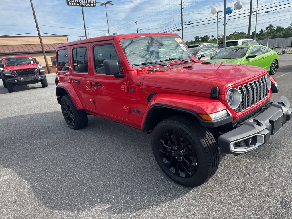 Used 2025 Jeep Wrangler Unlimited Sahara w/ Safety Group AWD/4WD image 4