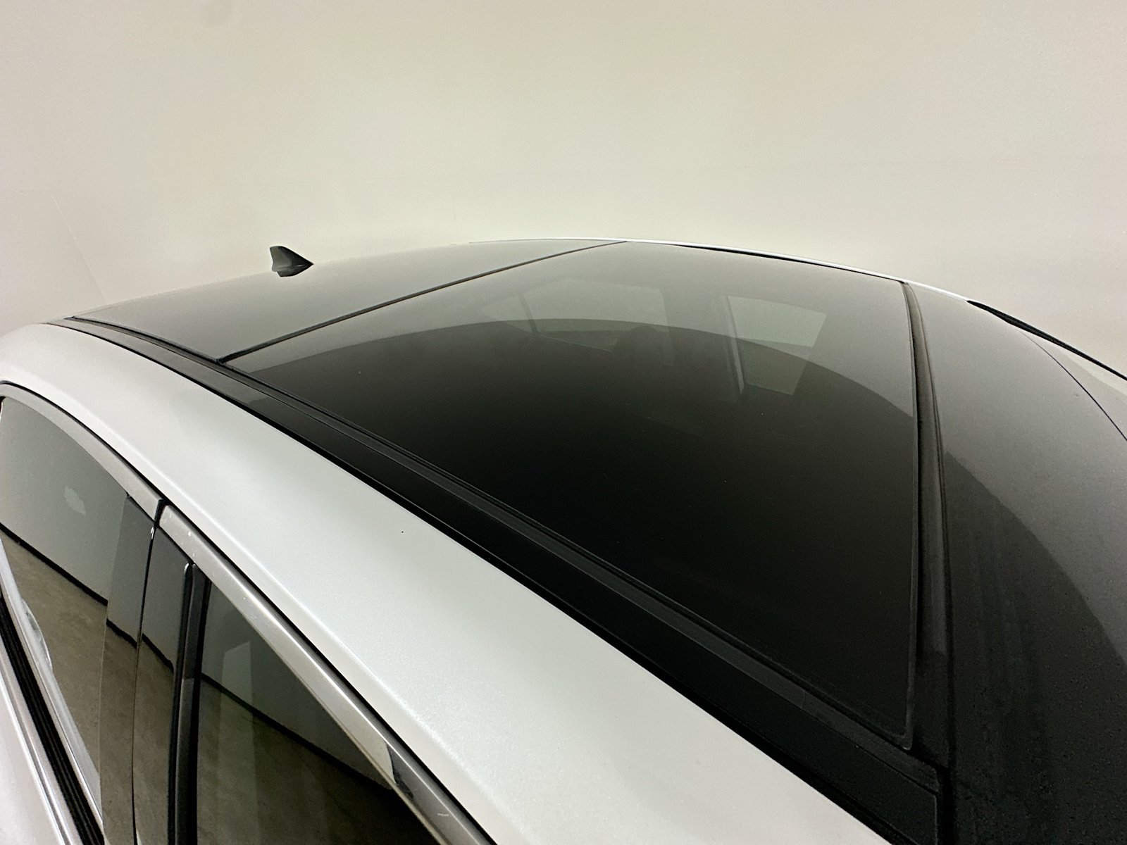 Used 2020 Toyota Camry XSE FWD image 11