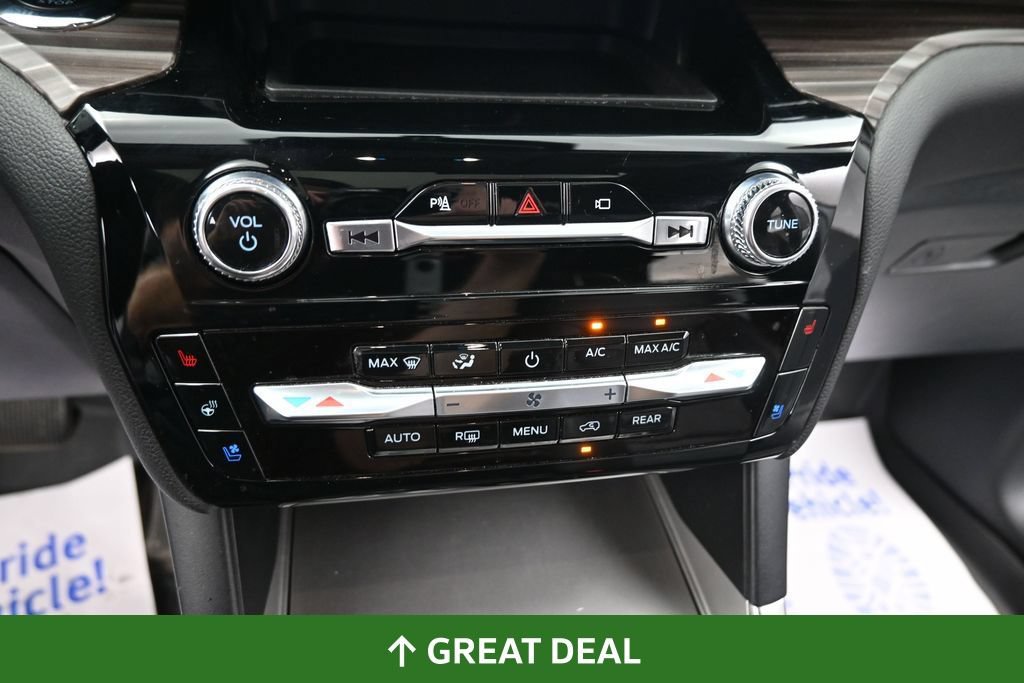 Used 2022 Ford Explorer Limited w/ Equipment Group 301A AWD/4WD image 43