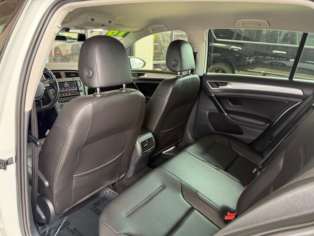 Used 2016 Volkswagen e-Golf SEL Premium w/ Driver Assistance Package FWD image 19