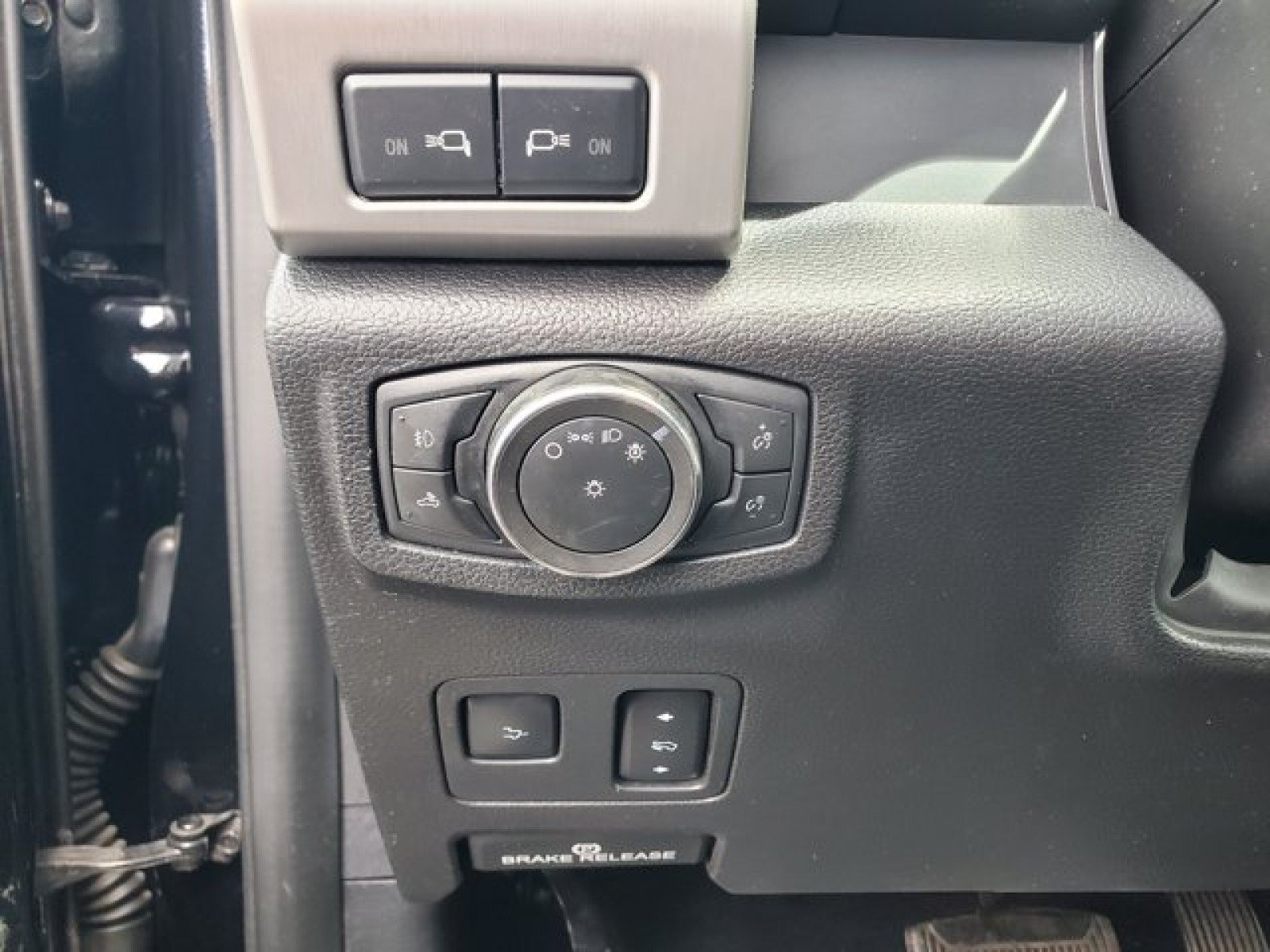 Used 2021 Ford F250 Platinum w/ FX4 Off-Road Package AWD/4WD image 16