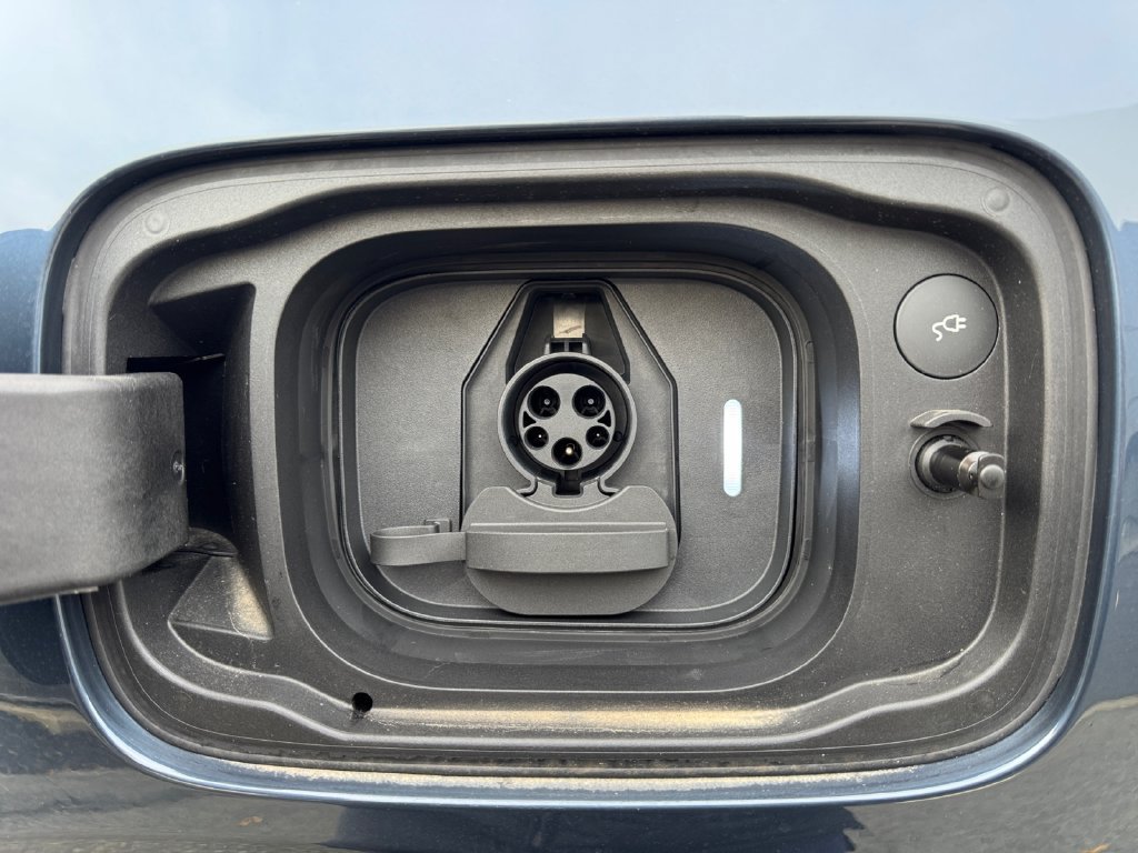 New 2026 Volvo EX90 Ultra AWD/4WD image 9