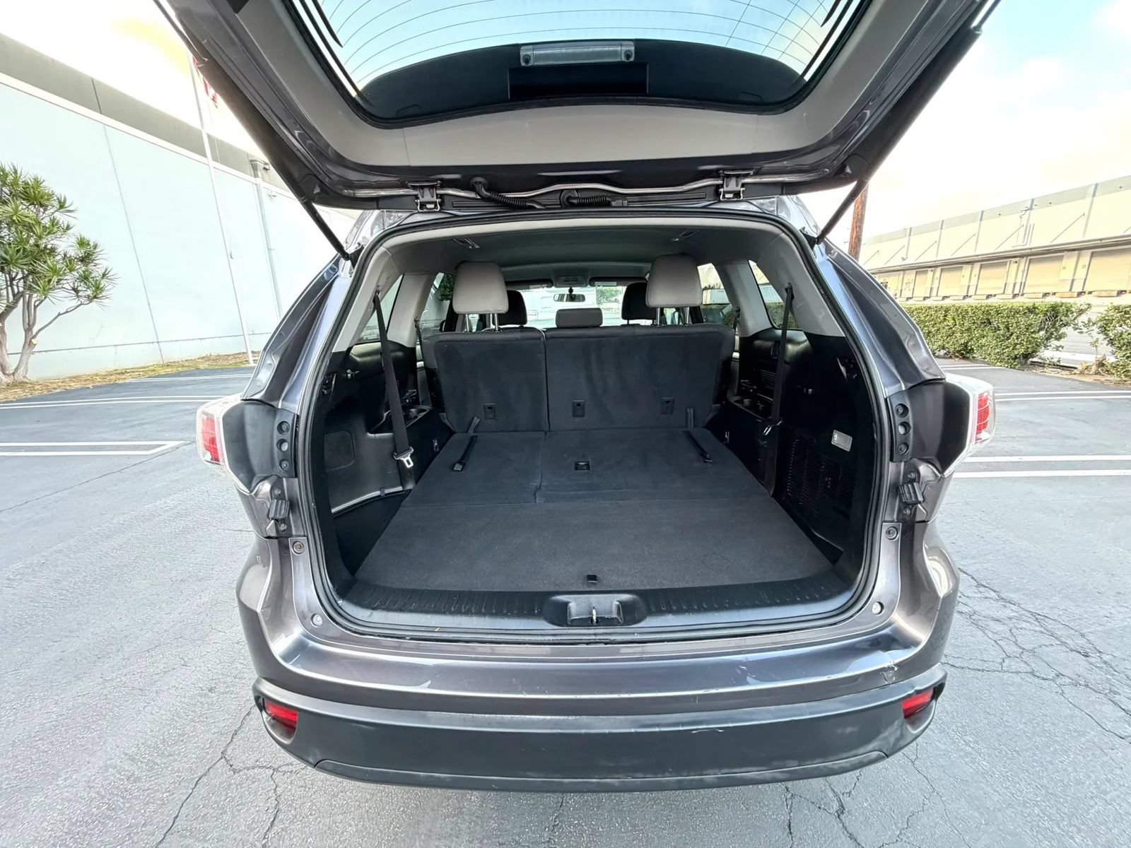Used 2014 Toyota Highlander LE FWD image 16