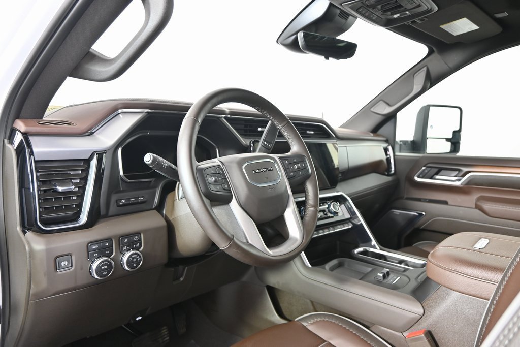 Used 2025 GMC Sierra 3500 Denali w/ Denali Reserve Package image 23