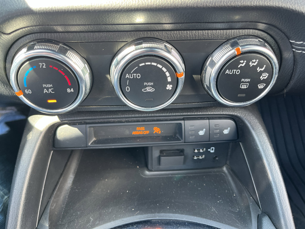 Used 2020 MAZDA MX-5 Miata Grand Touring image 17