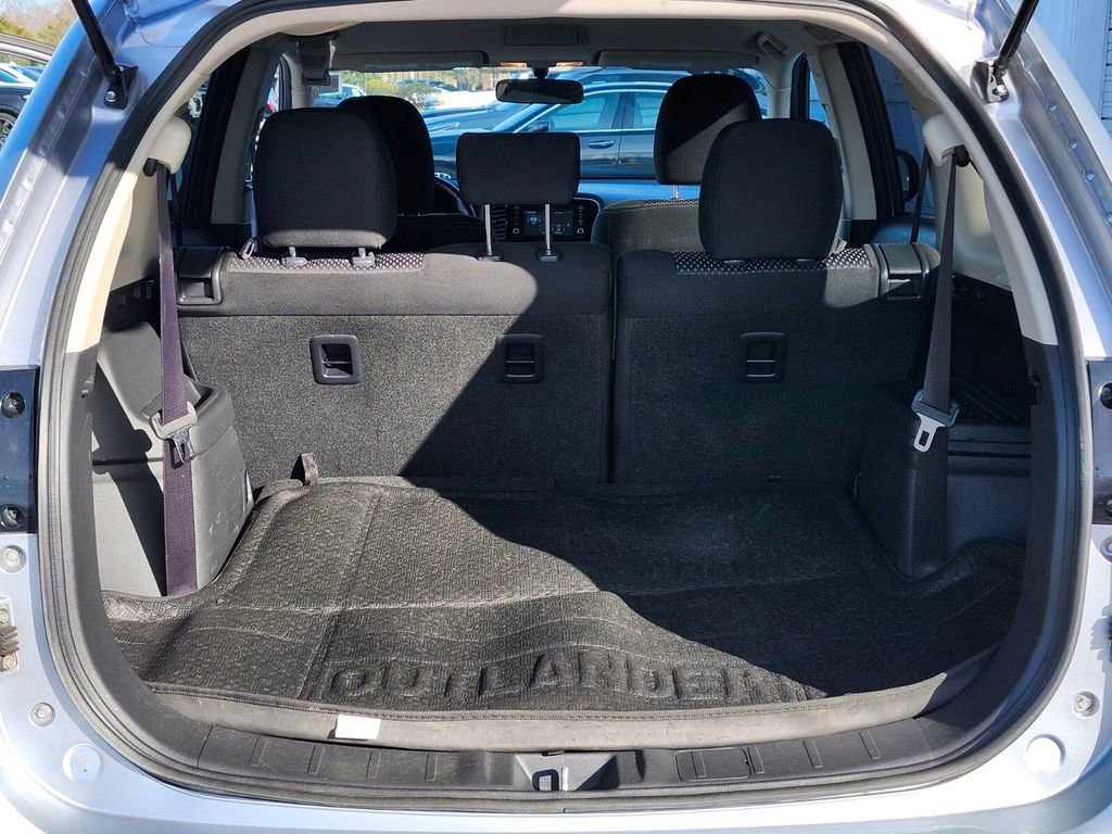 Used 2016 Mitsubishi Outlander AWD image 29