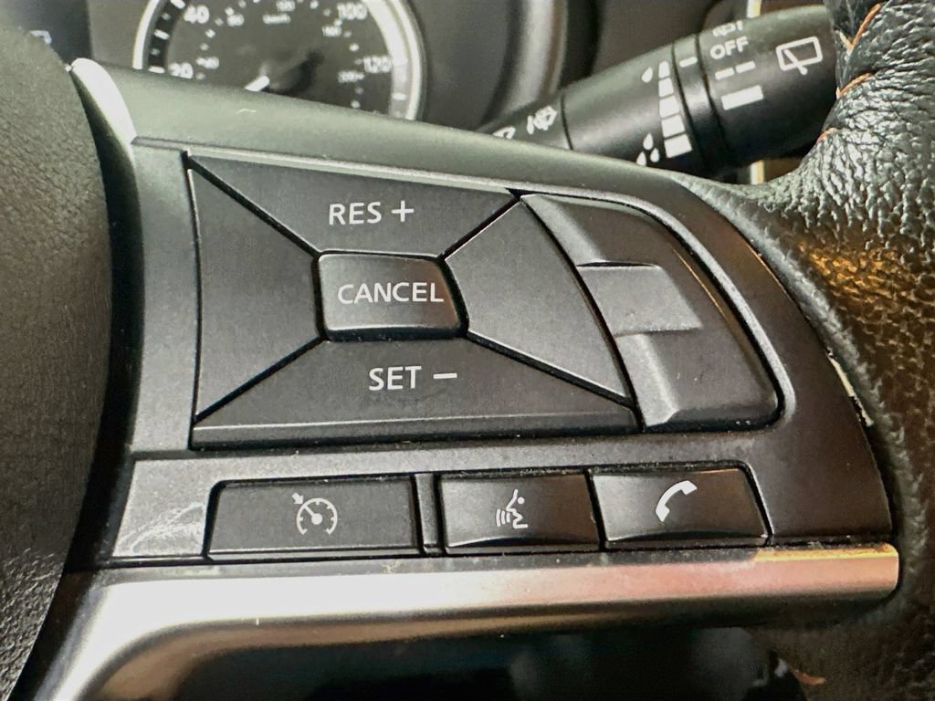 Used 2019 Nissan Kicks SR w/ SR Premium Package FWD image 21