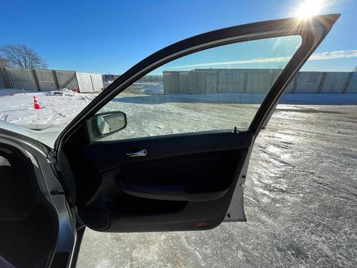 Used 2006 Honda Accord VP image 28
