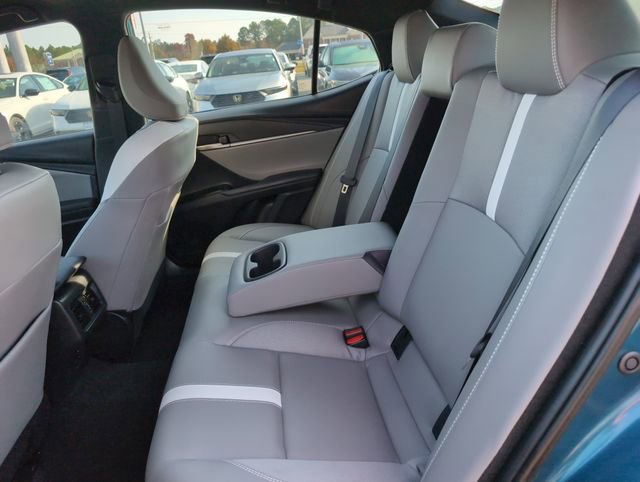 Used 2025 Toyota Camry SE image 28