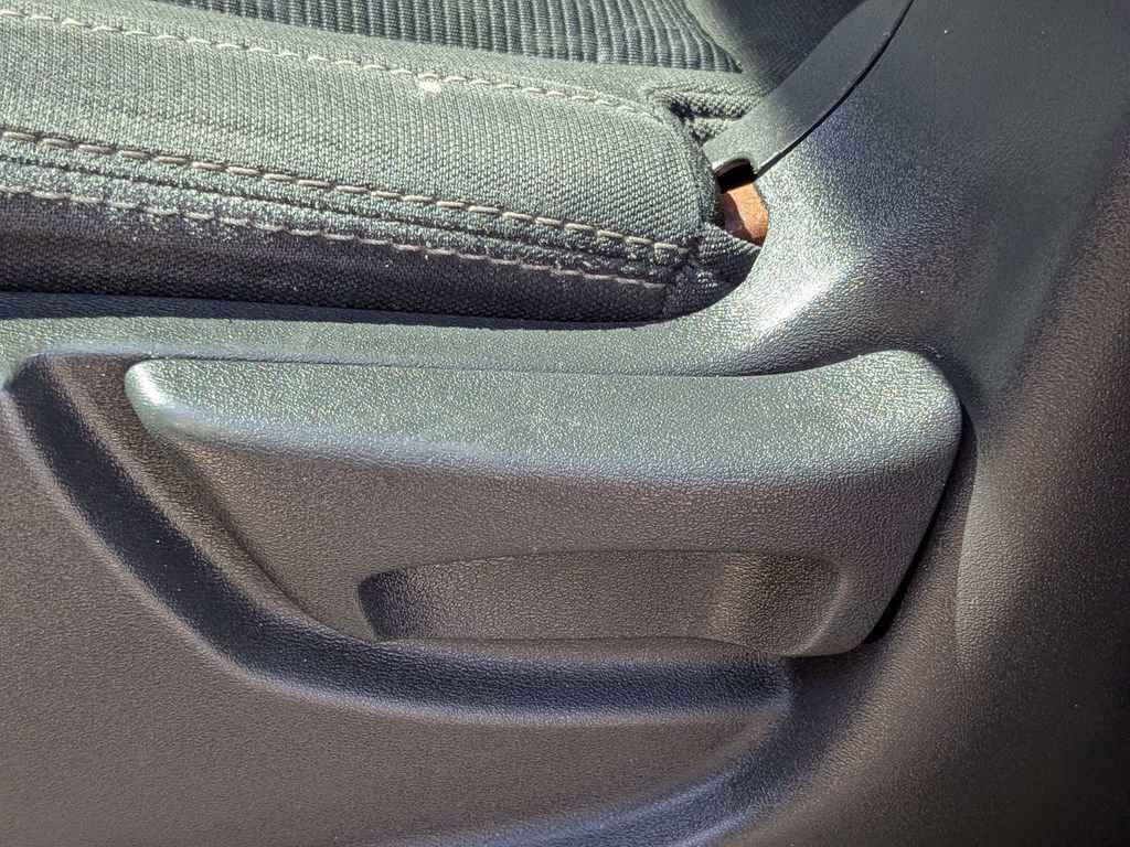 Used 2017 Nissan Titan SV image 20