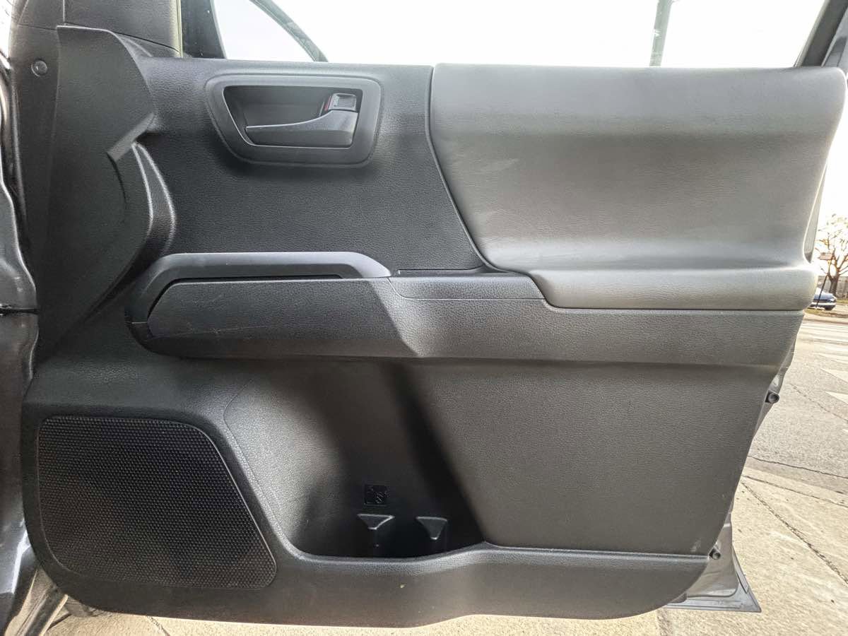 Used 2022 Toyota Tacoma SR image 24