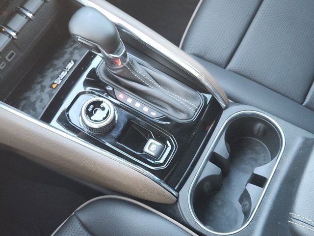 Used 2024 GMC Canyon Denali image 22