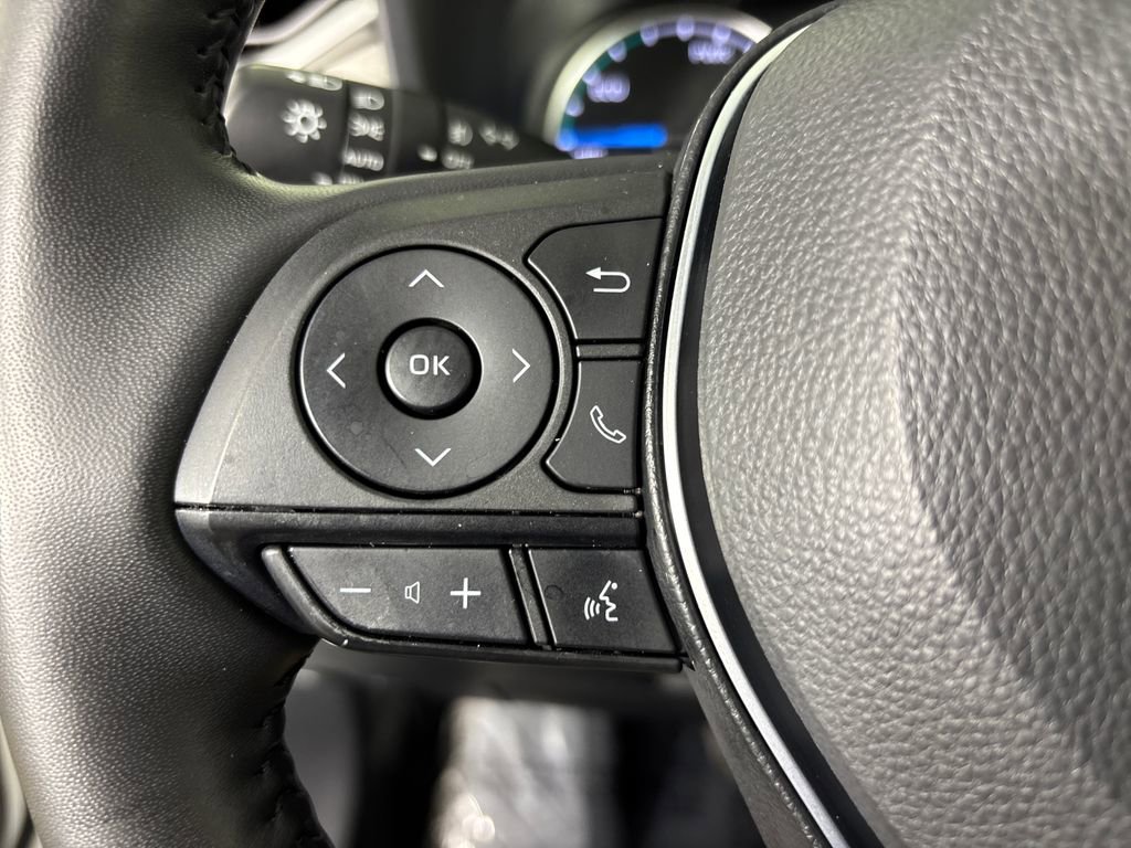 Certified 2022 Toyota RAV4 XLE Premium AWD/4WD image 13