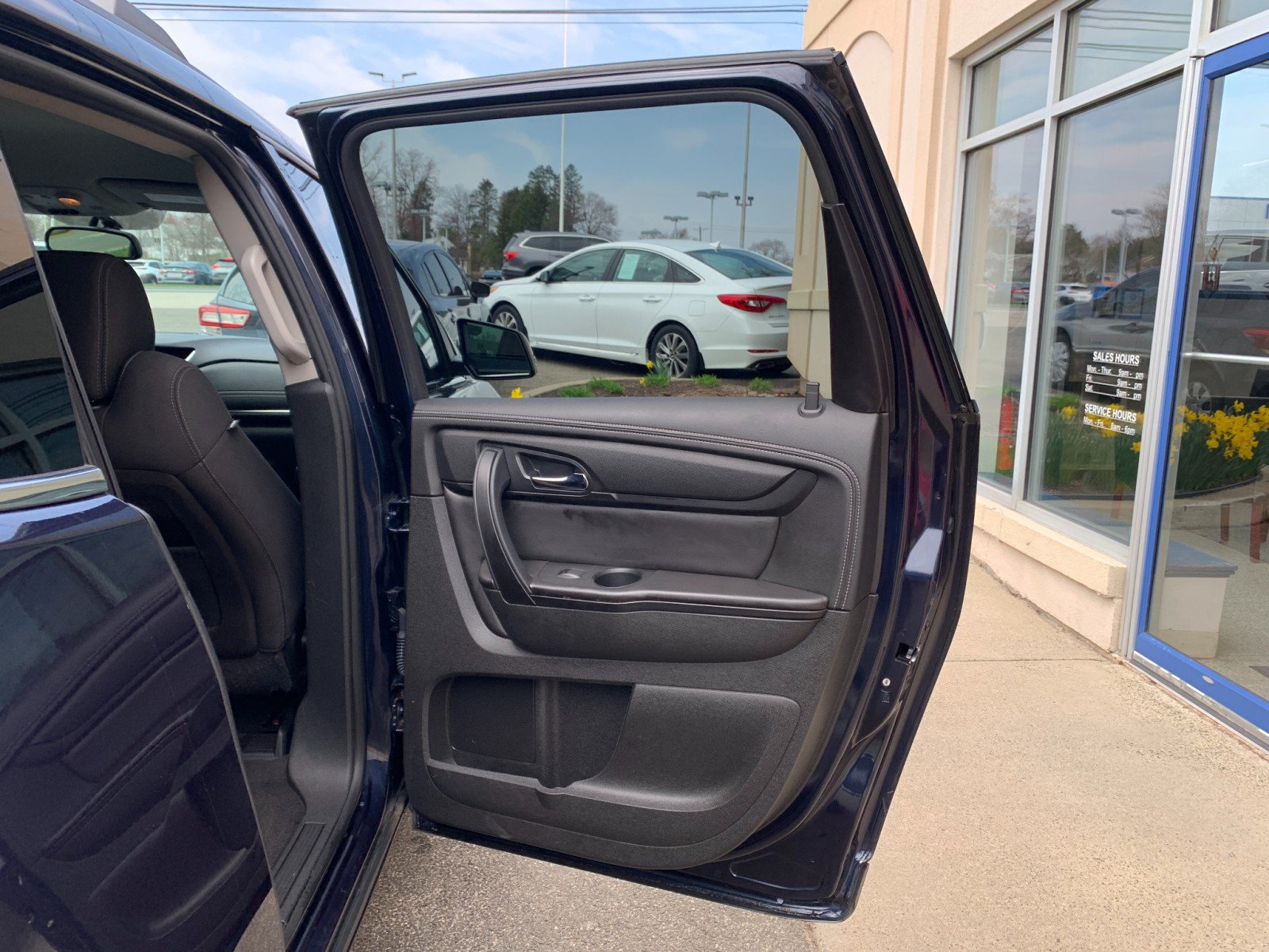 Used 2017 Chevrolet Traverse LT w/ Style and Technology Package AWD/4WD image 31