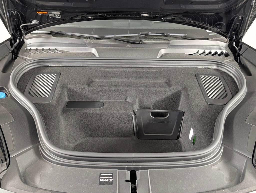 New 2026 Porsche Macan Electric image 17