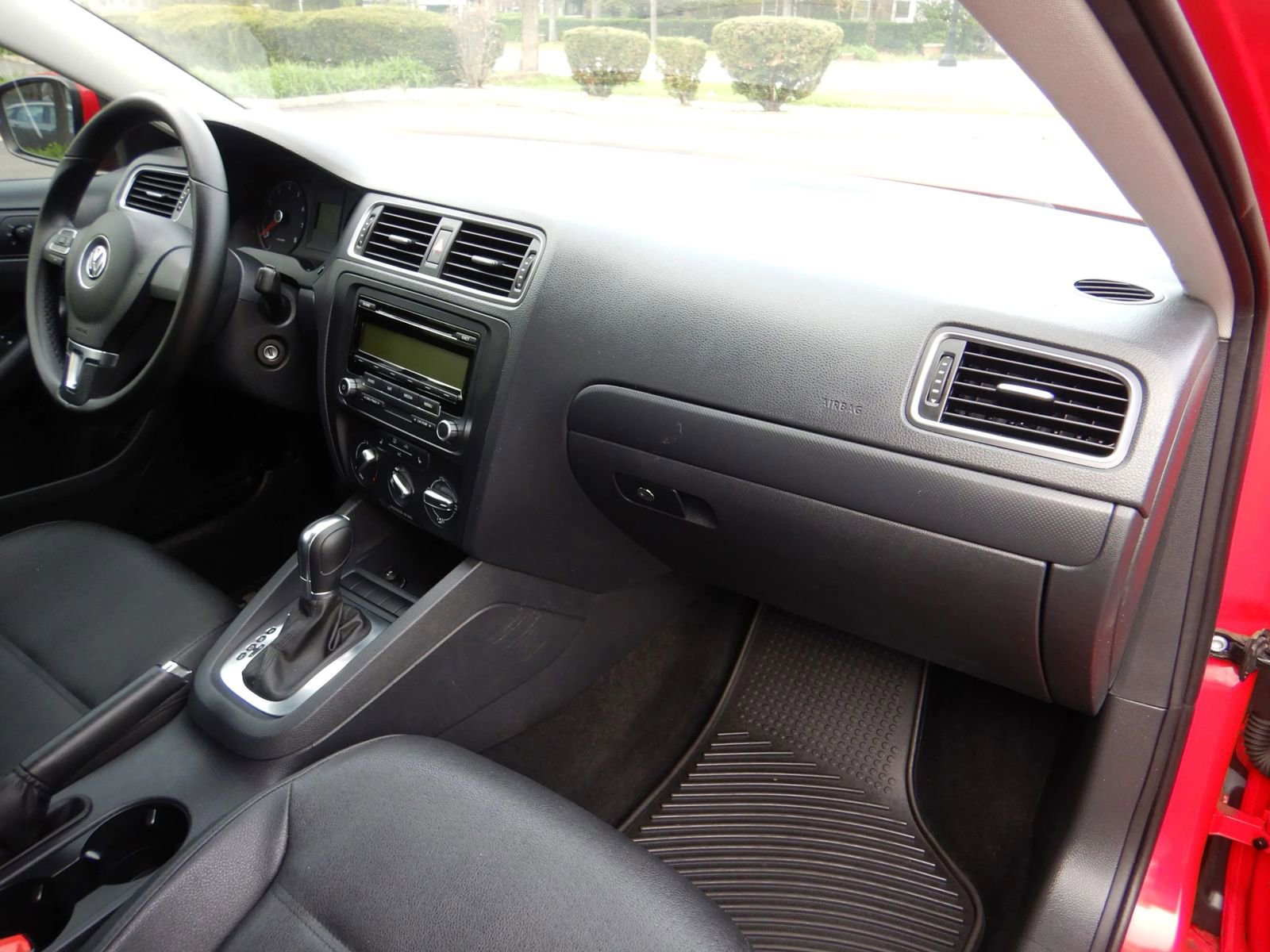 Used 2011 Volkswagen Jetta SE FWD image 19