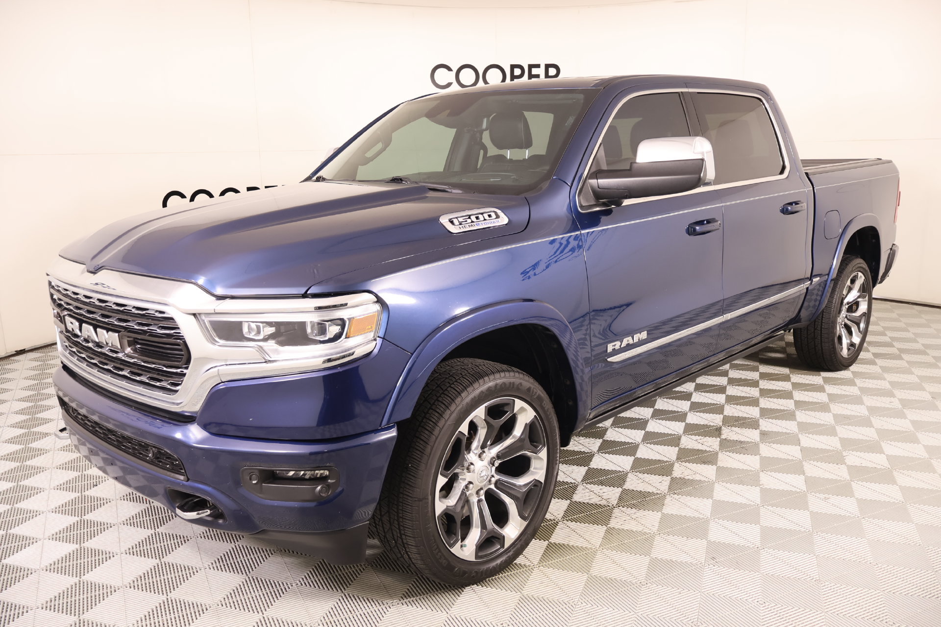 Used 2023 RAM 1500 Limited AWD/4WD image 11