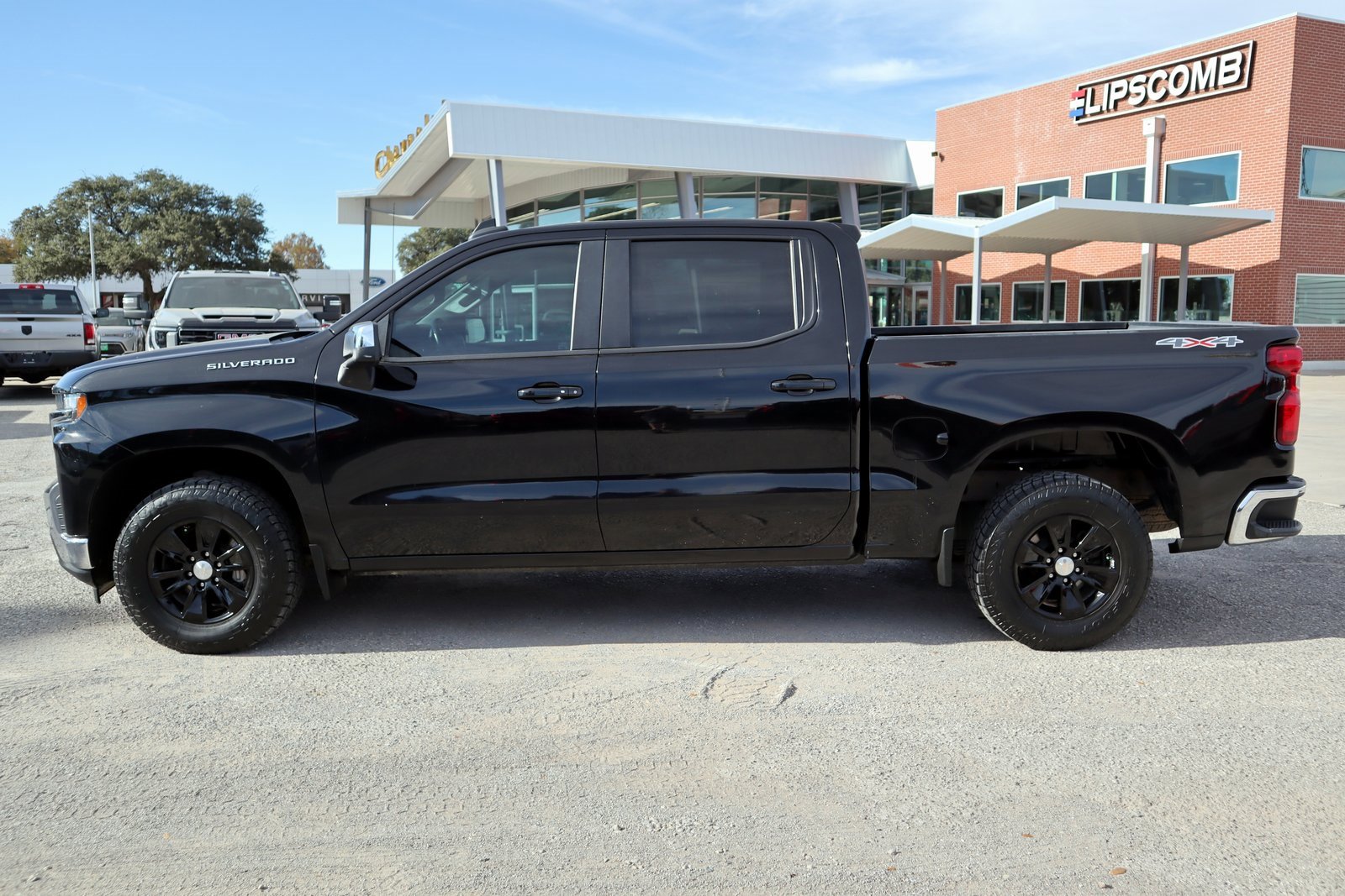 Used 2022 Chevrolet Silverado 1500 LT image 2