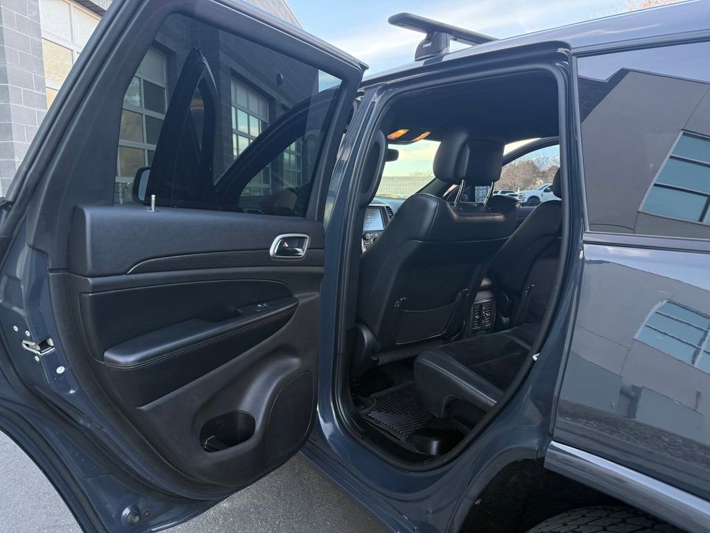 Used 2017 Jeep Grand Cherokee Altitude image 21