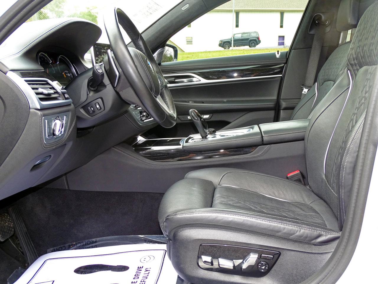 Used 2018 BMW 750i image 20