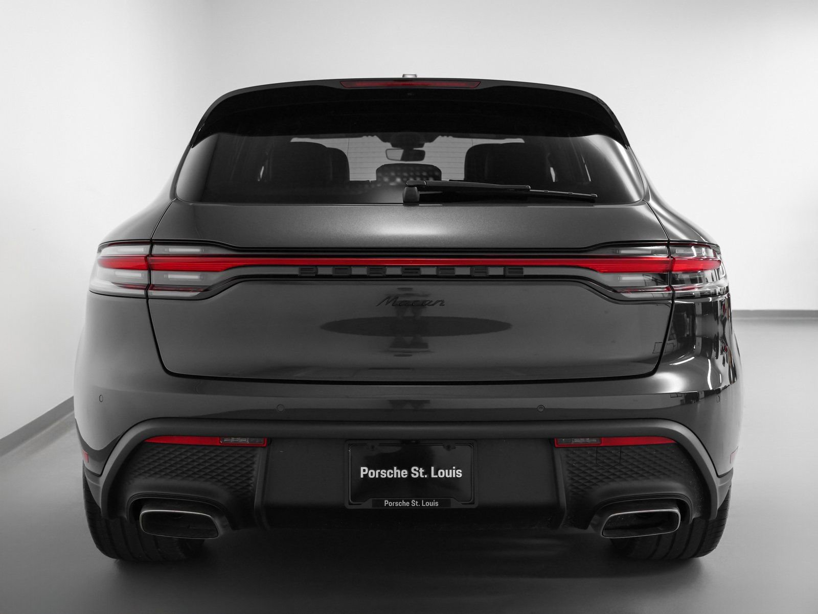 Certified 2025 Porsche Macan image 10