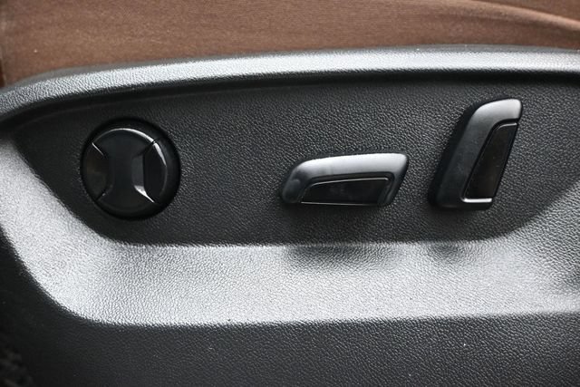 Used 2022 Volkswagen Atlas SE w/ Panoramic Sunroof Package FWD image 8
