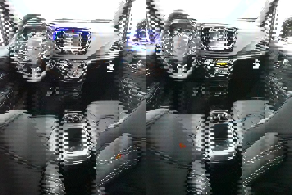 New 2026 Chrysler Voyager LX image 19