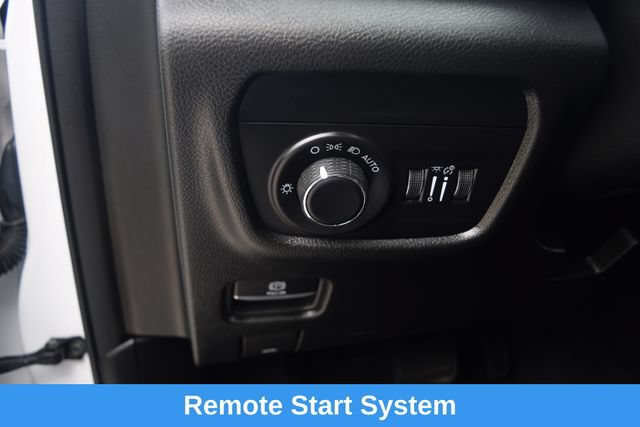 Used 2023 Jeep Grand Cherokee Altitude AWD/4WD image 7