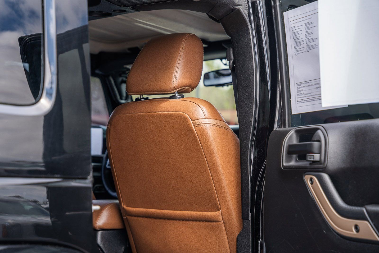 Used 2017 Jeep Wrangler Unlimited Sahara image 15