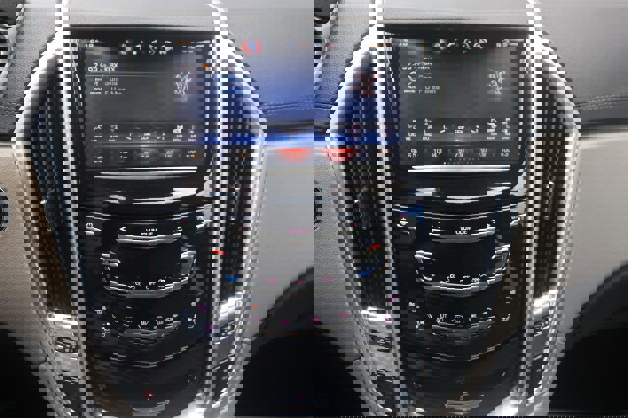 Used 2016 Cadillac SRX Premium image 32