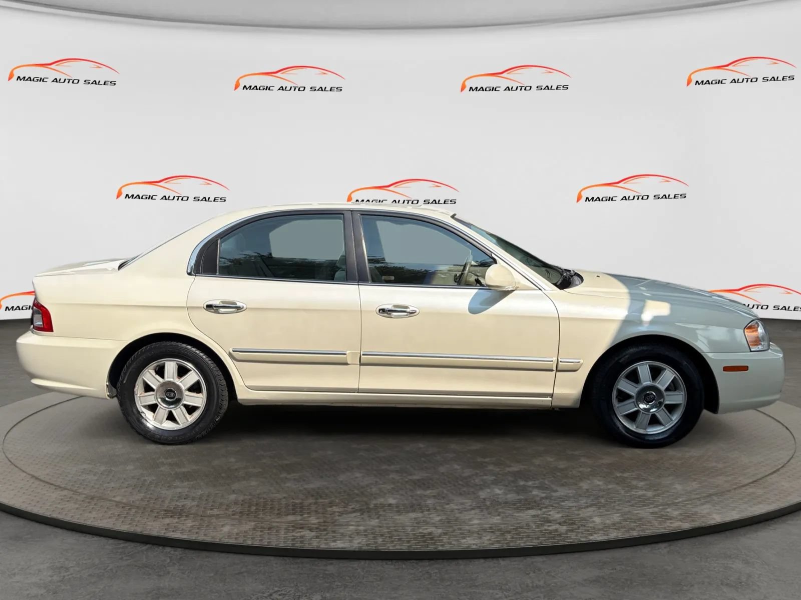 Used 2004 Kia Optima FWD image 6
