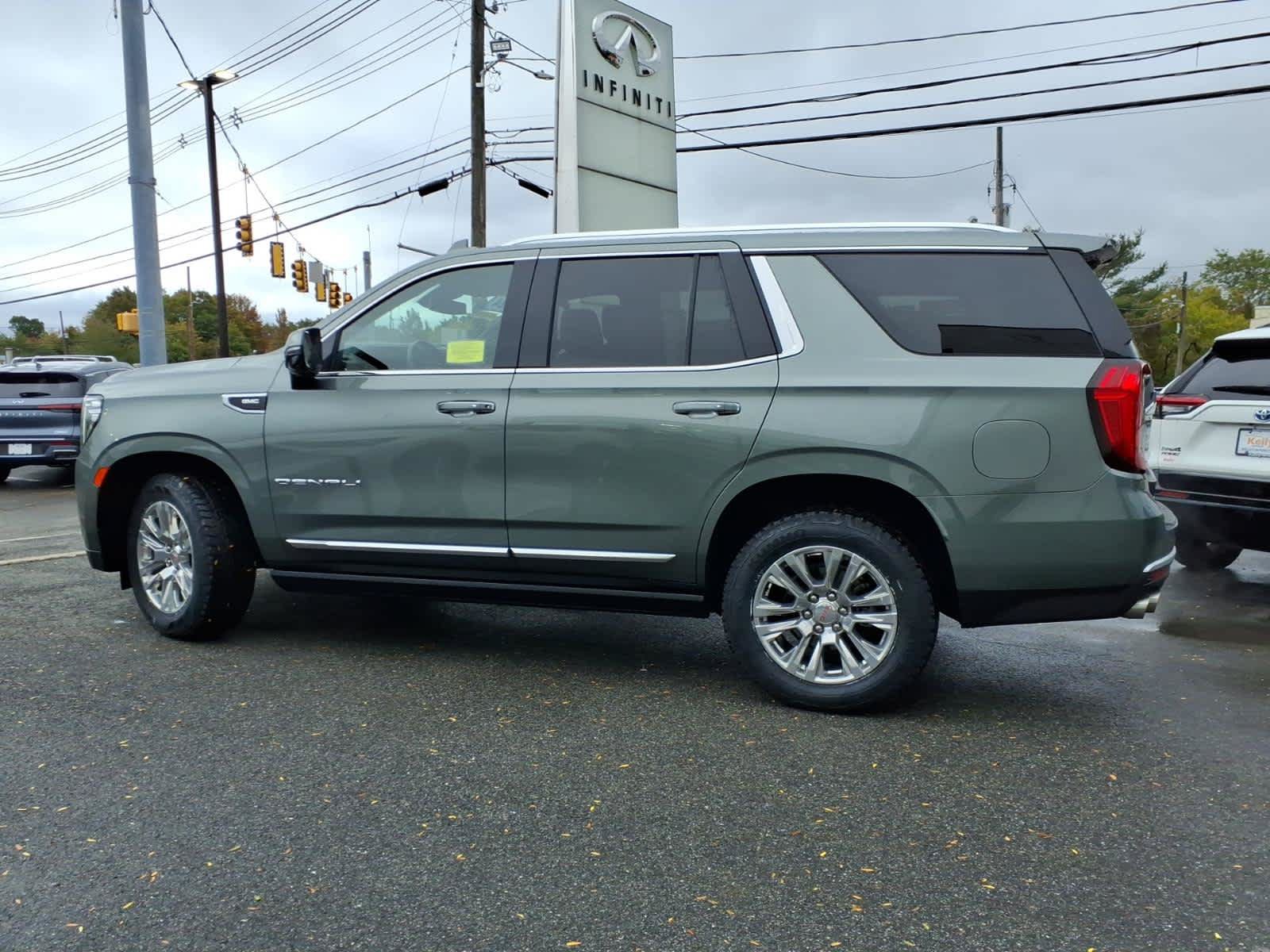 Used 2024 GMC Yukon Denali AWD/4WD image 6