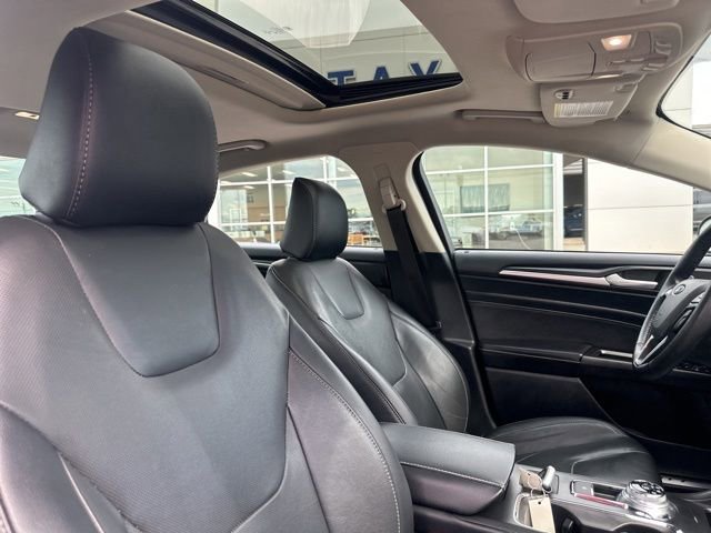 Used 2020 Ford Fusion Titanium AWD/4WD image 2