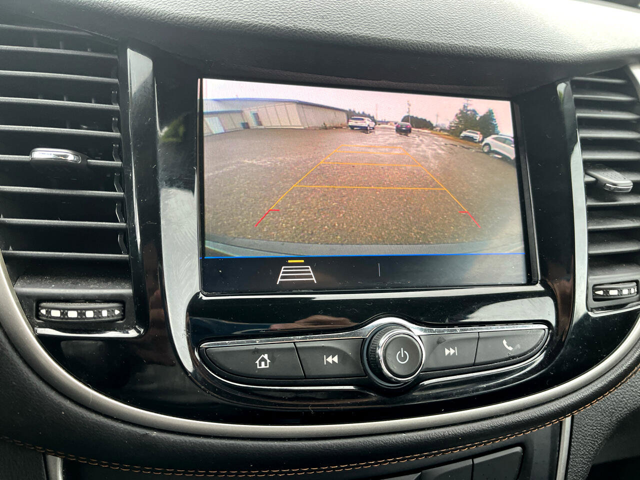 Used 2020 Chevrolet Trax LT w/ Driver Confidence Package image 12